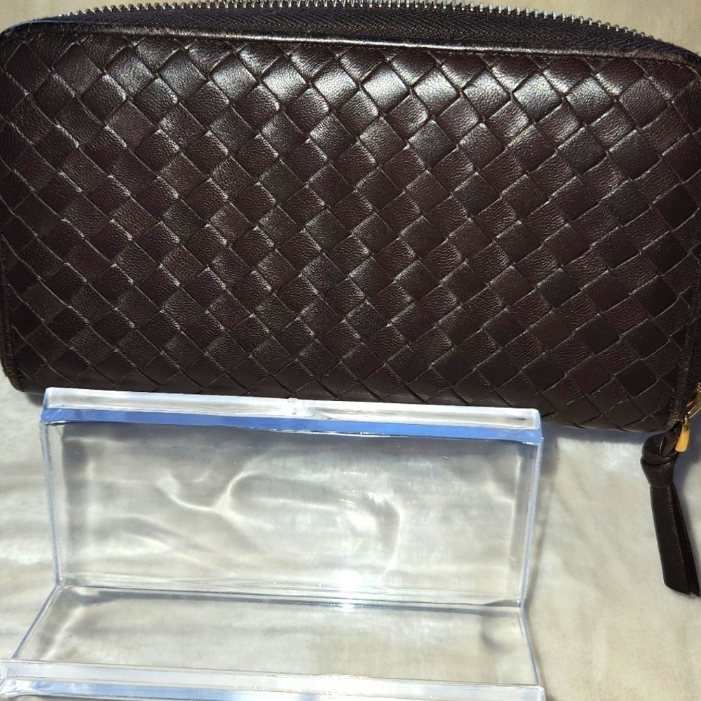Bottega Veneta Elegant Dark Brown Woven Leather Wallet - Picture 2 of 5